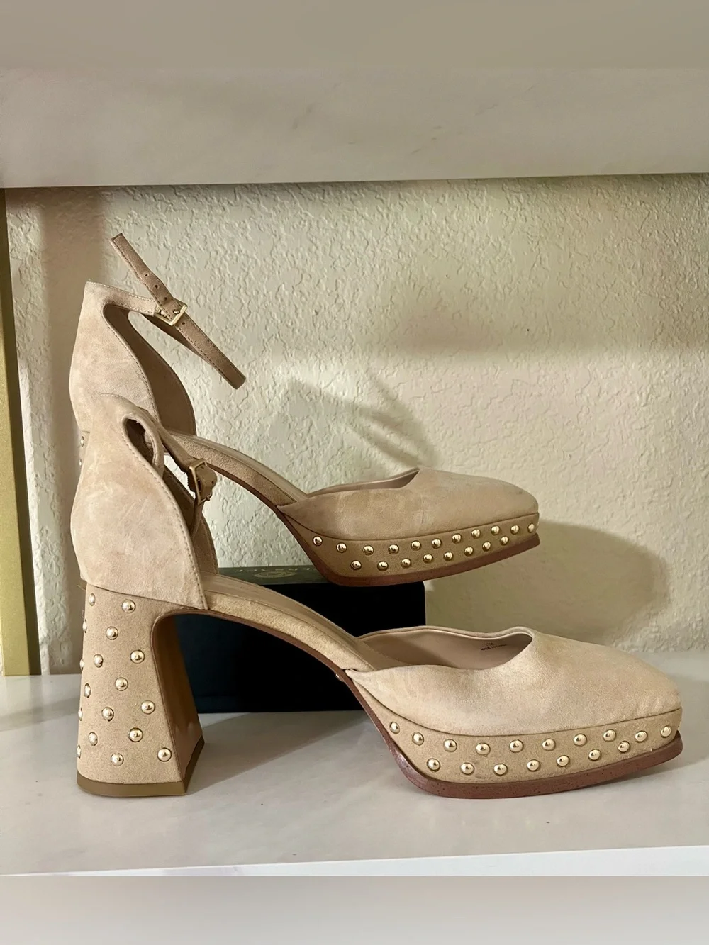 NWT Pelle Moda Dietta Ankle Strap Platform Pump in Latte